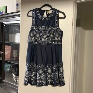 Pretty sleeveless dress